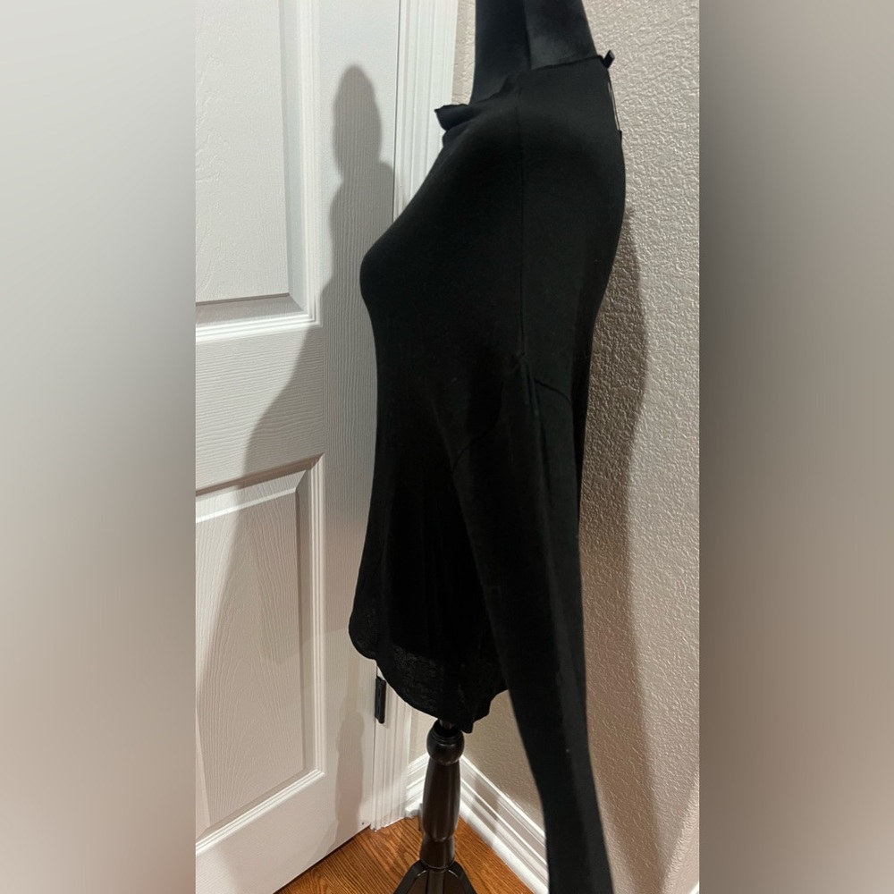Kurt Kurt Black light weight sheer sweater size L Made In Italy